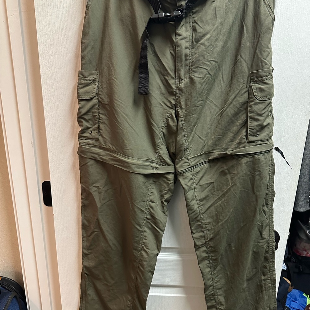 Magellan Men's Olive Cargo Pants size L/ NWOT 987